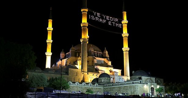 2018 ?stanbul Ankara Konya Diyarbak?r ?zmir Bayram Namaz? Saa Kata Bayram Namaz? Ka Rekat Nas?l K?l?n?r ?