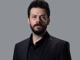 Atv Hercai Dizisi Azat ?ado?lu Rol ile ?zledi?imiz Tansu Ta?anlar Kimdir,Nereli,Ka Ya??nda?