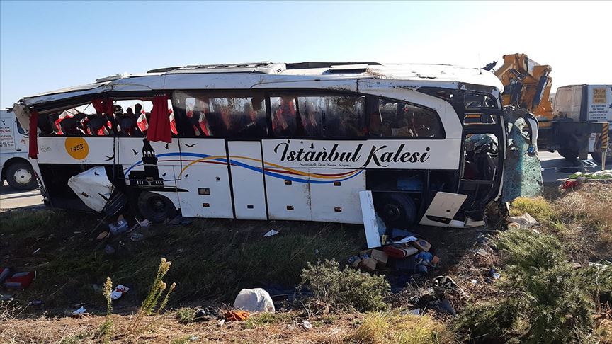 Afyonda ki Kaza 'da Yollar Kan Glne Dnd Feci Olayda 1 l 40 Yaral? Var 