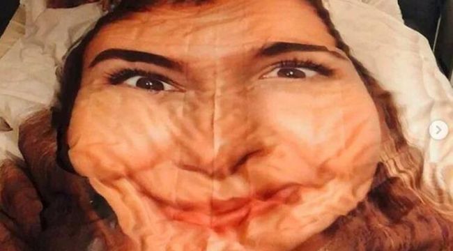 Nevresim Tak?m?na Foto?raf?n? Bast?ran Berfu Yenenler O Anlar? Sosyal Medyada Payla?t?