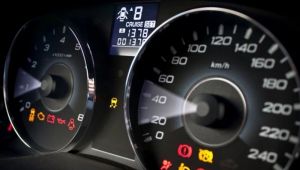 Otomobil göstergelerindeki arıza ve uyarı işaretleri ne anlama geliyor?