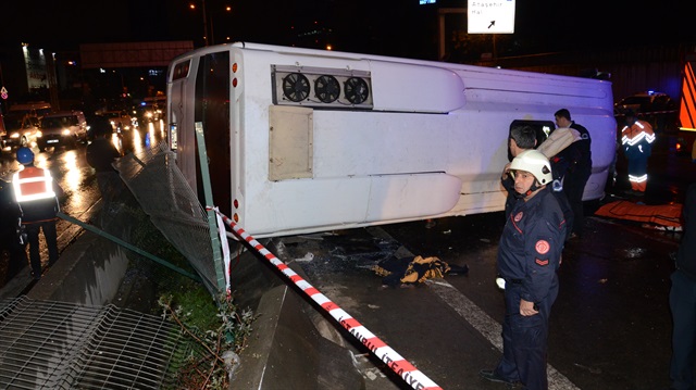 Batman-Diyarbak?r Karayolundaki Feci Kazada Yol Kan Glne Dnd 3 Asker 5 Yaral? Var 