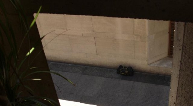 Bursa adliyesi'nde ?üpheli çanta pani?i polisi alarma geçirdi