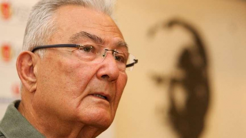 CHP Eski Ba?kan? Deniz Baykal Almanya'dan Yurda Dnd,Deniz Baykal Kimdir Ka Ya??nda Hastal??? Ne ?