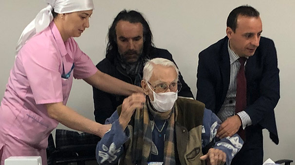 Hastanede Tedavi Gren Usta Oyuncu E?ref Kolak'tan ?ok Szler, 