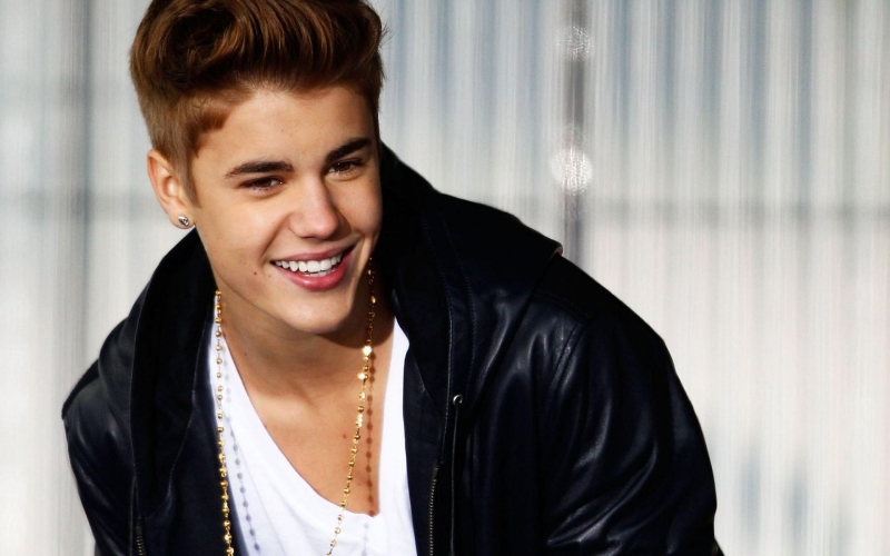 Popçu Justin Bieber Çok Pis Dayak Yedi