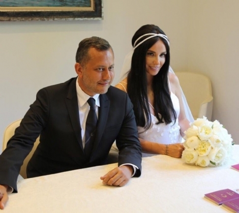 ?ark?c? Gl?en Ozan olako?lu ile Nikah Masas?na Oturdu