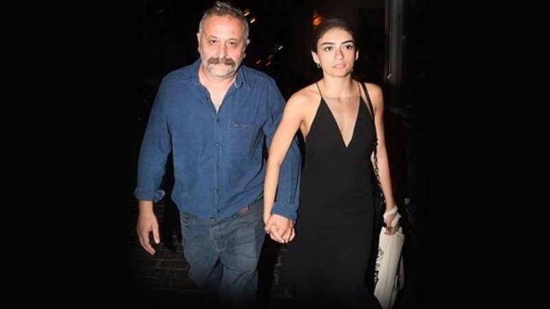 nl Oyuncu Hazar Ergl Kendisinden 19 Ya? Byk Sevgilisi ?le El Ele Bas?ld?, Kimdir?